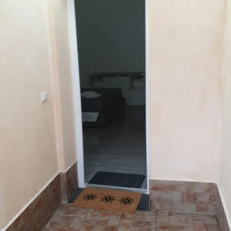 San Christopher House Κατάνια